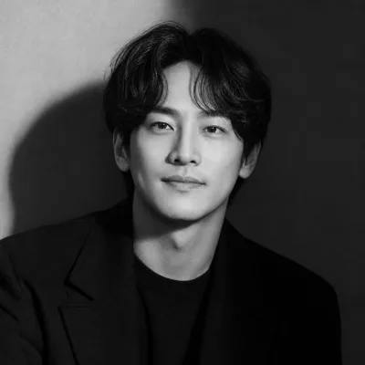 AI 프로필 예시 — 시네마틱 흑백